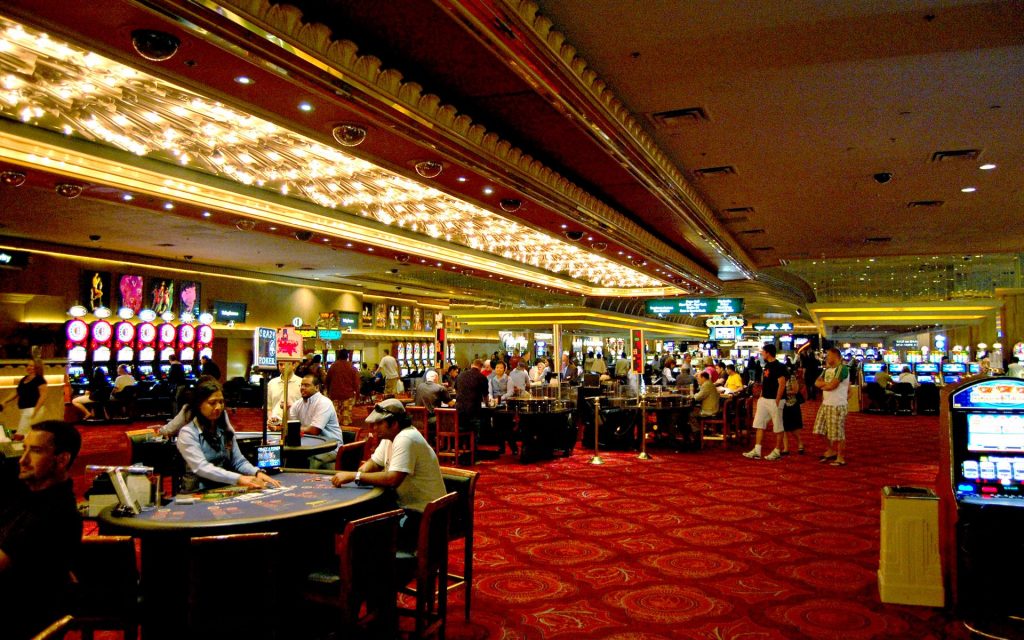 comps at casino royal las vegas